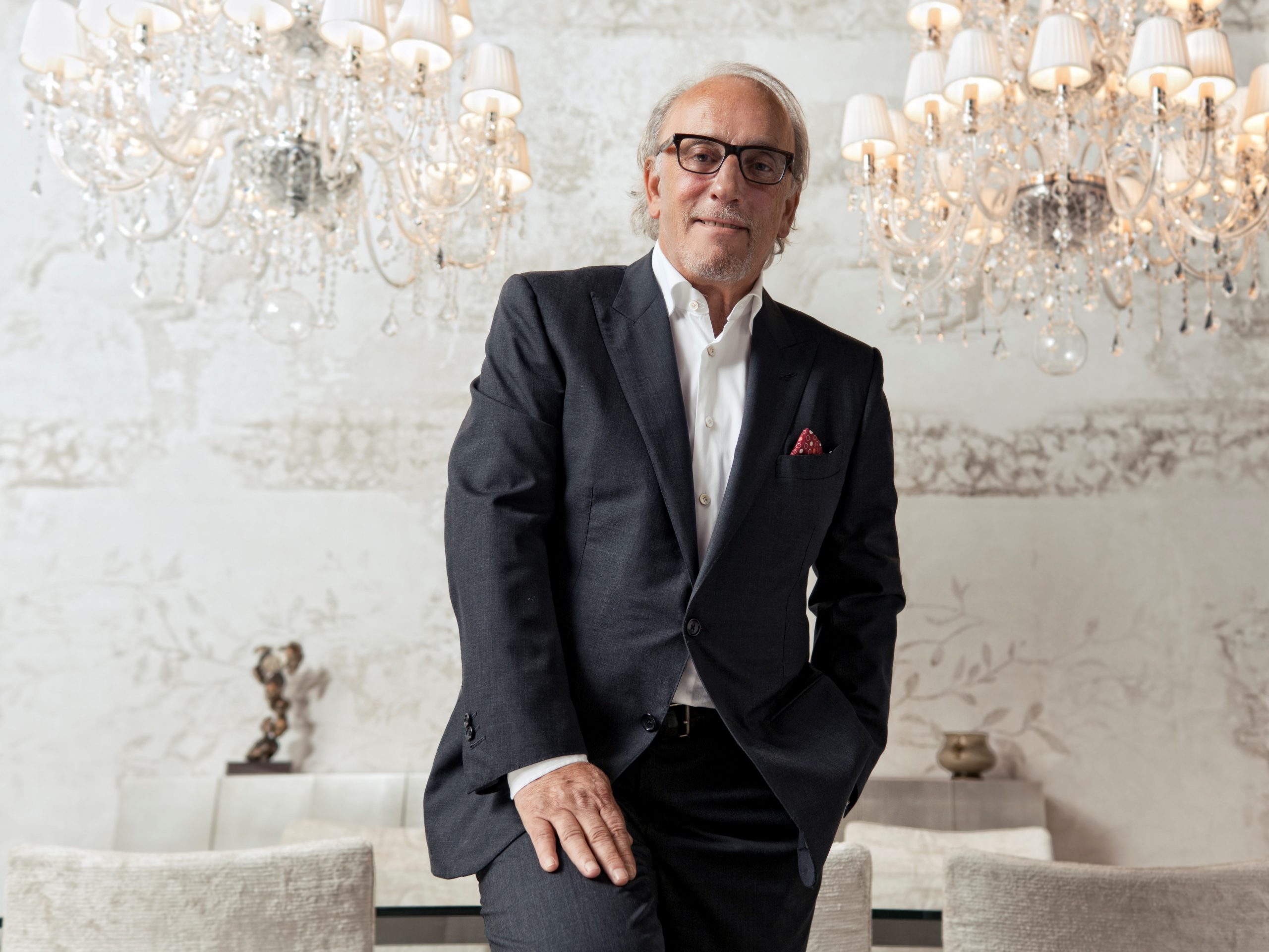 Roberto Coin | Ccercle A piece of art  designer Roberto coin keeping now main image 0